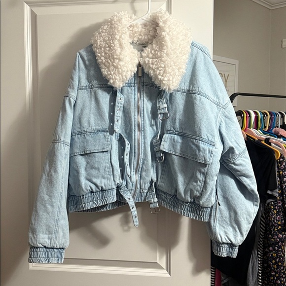 NWT! 0X Light Blue Denim Jacket with White Fur Collar - Picture 1 of 13